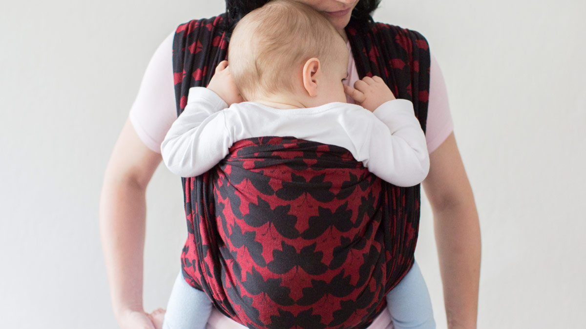 Babywearing: Saiba como transportar o seu bebé em segurança