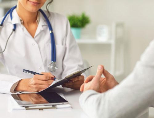 Check-up médico: Exames essenciais em cada fase da vida